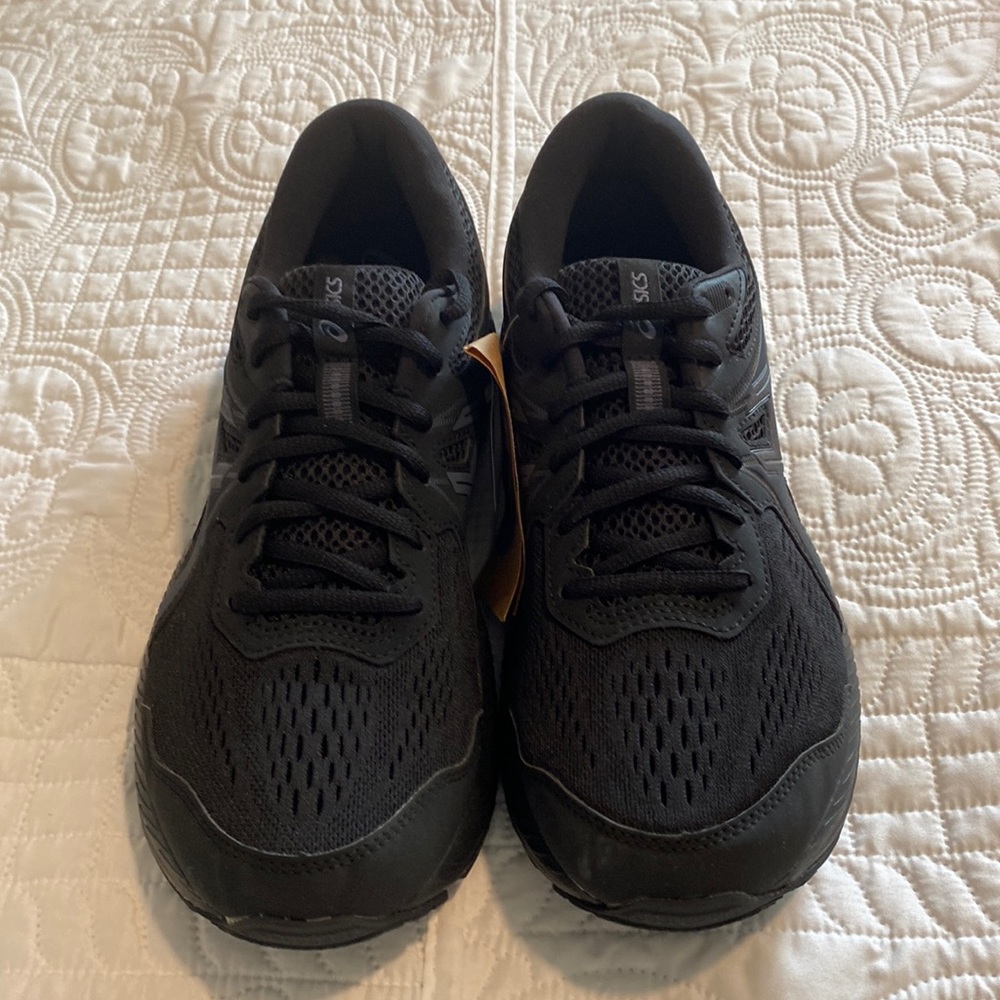 ASICS shoes running